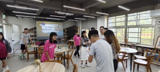 英語資源中心的巡迴教師 Justin:1000026953