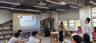 英語資源中心的巡迴教師 Justin:1000026971