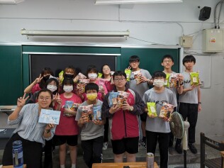 祝福南榮考生金榜題名如有神助:LINE_ALBUM_祝福南榮考生金榜題名如有神助_240513_57